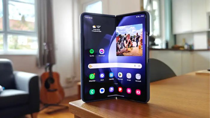 Galaxy Z Fold 6 Layar Cover